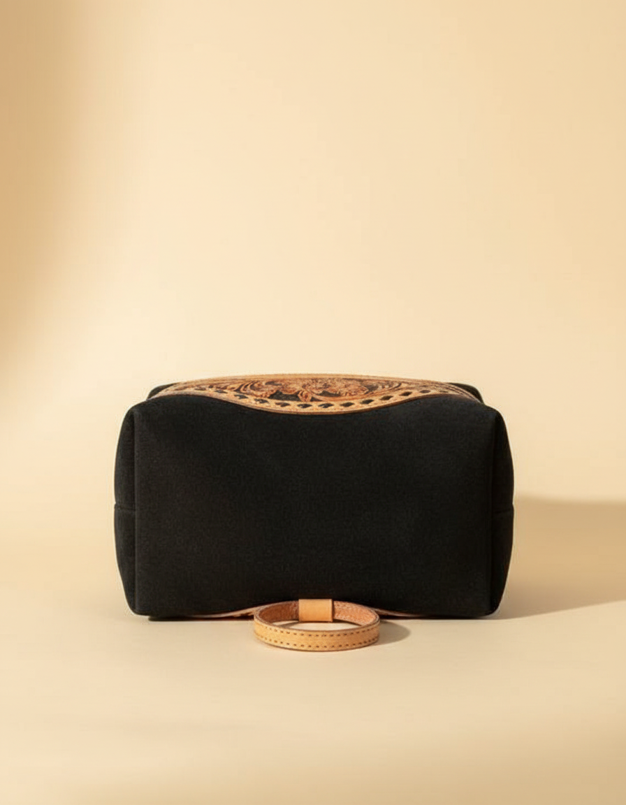 Black dopp kit, front view